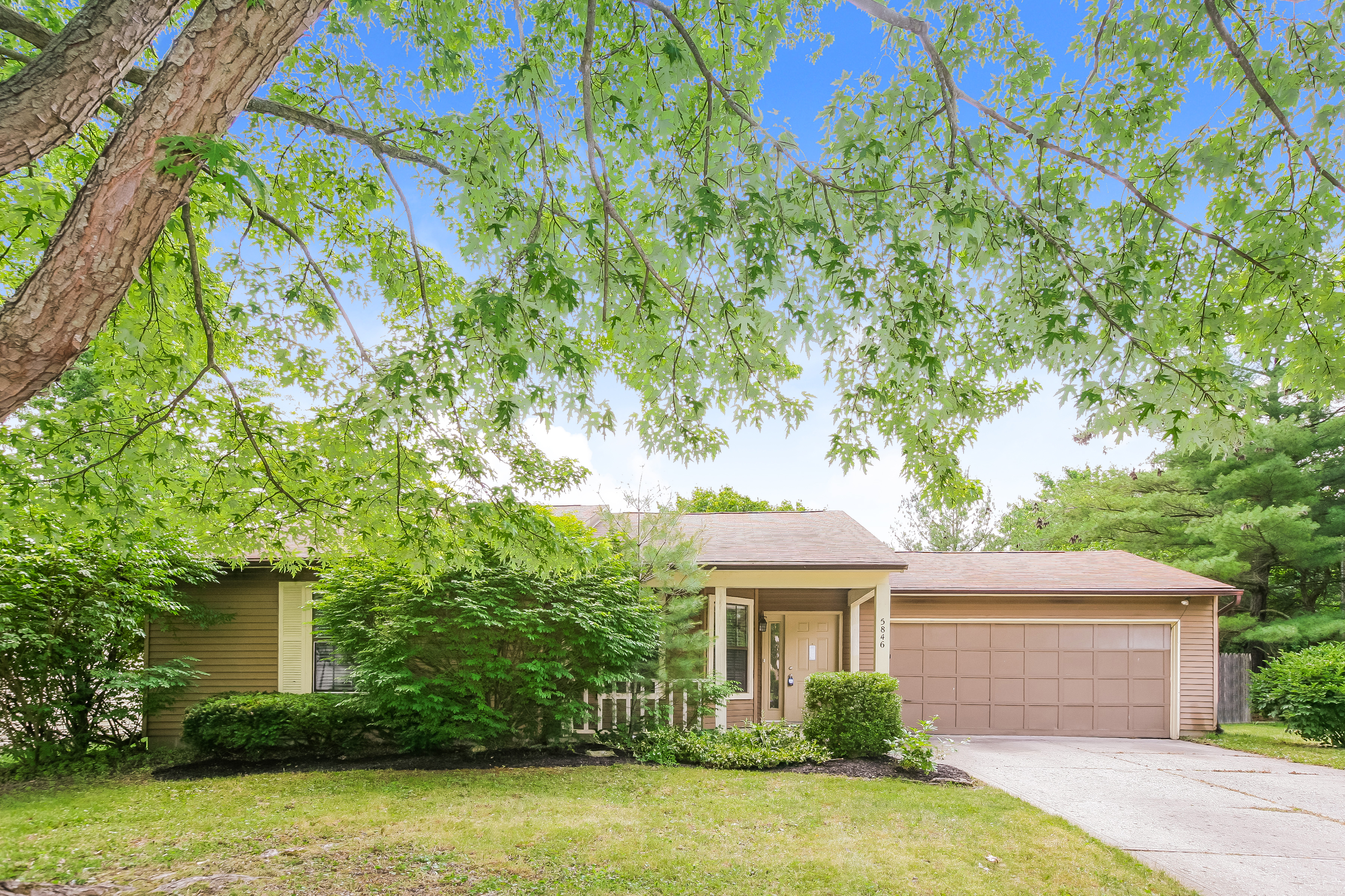 5846 Democracy Dr Indianapolis, IN 46254